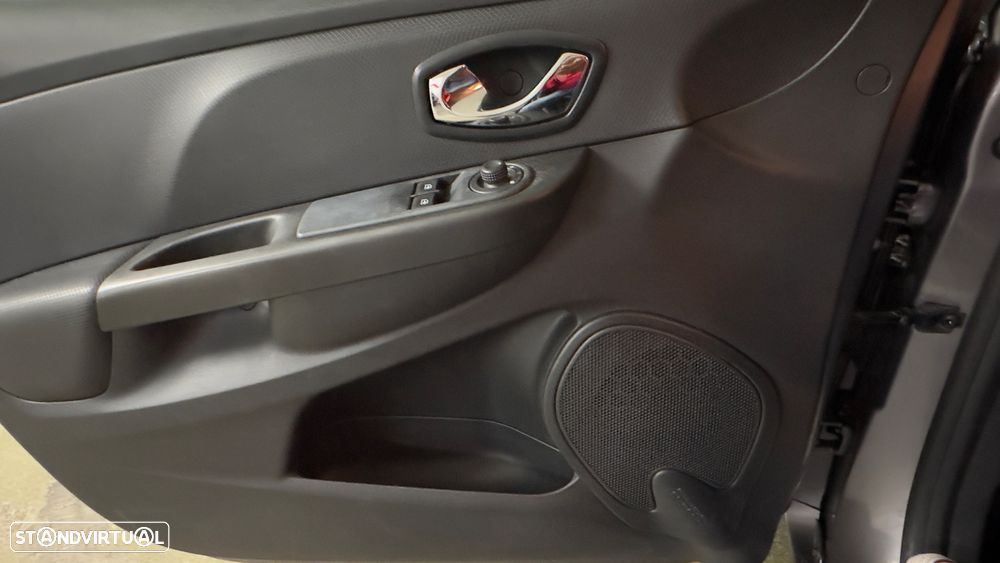 Renault Clio 1.5 dCi Confort - 8