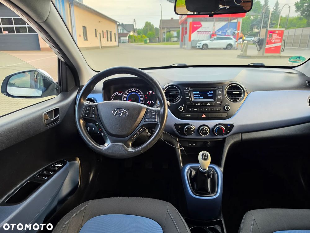 Hyundai i10 1.2 Fifa World Cup Edition - 12
