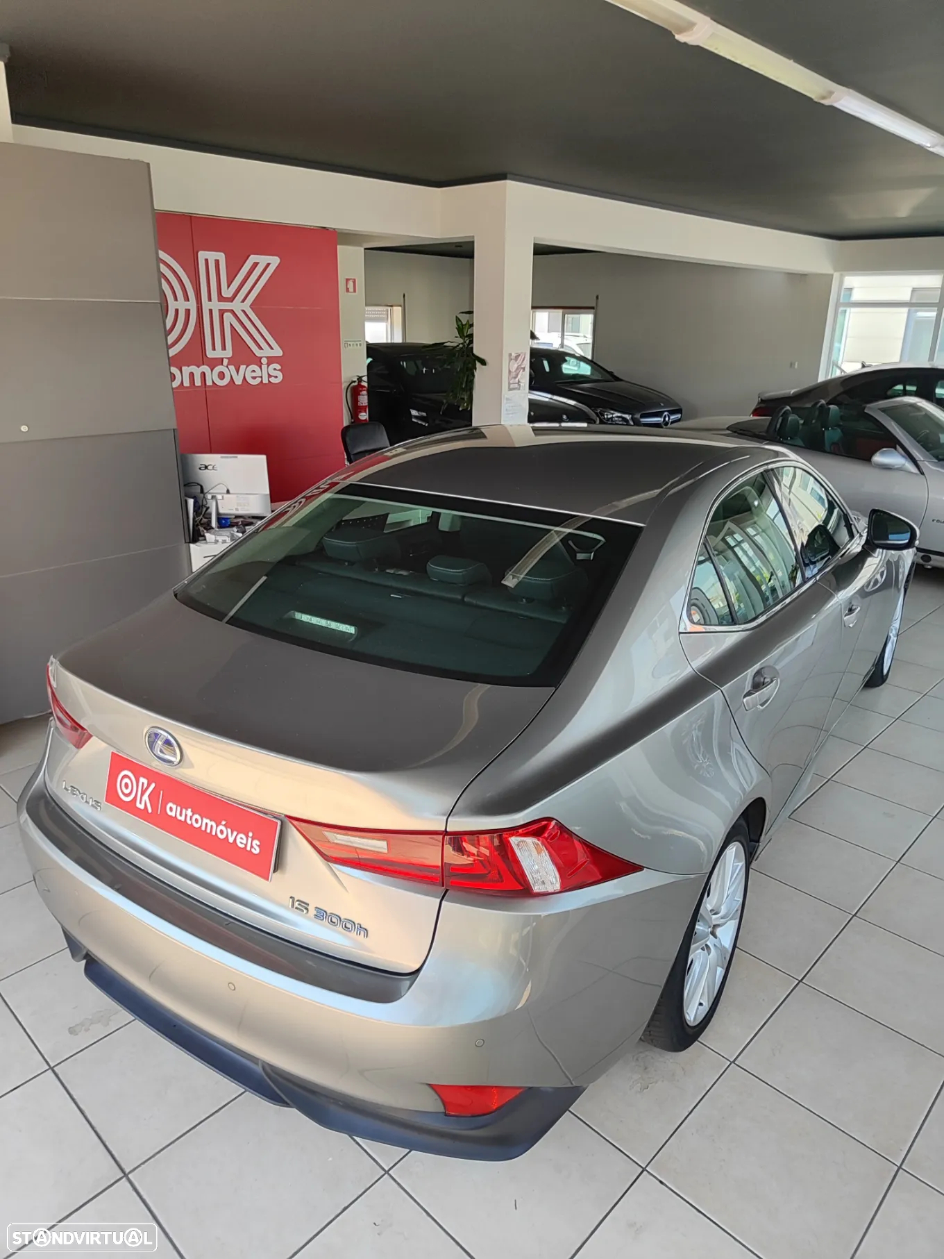 Lexus IS 300H Executive+ - 13
