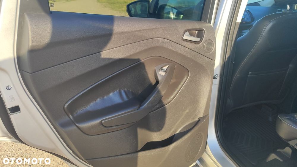 Ford Kuga 2.0 TDCi FWD Titanium Plus - 30