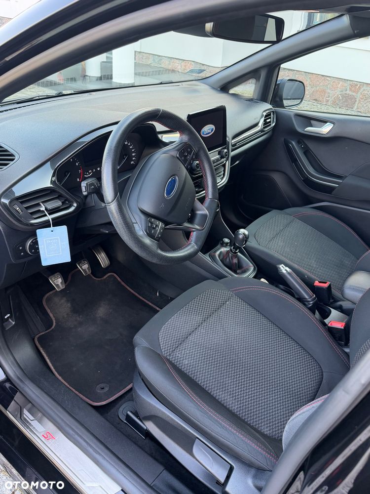 Ford Fiesta - 10