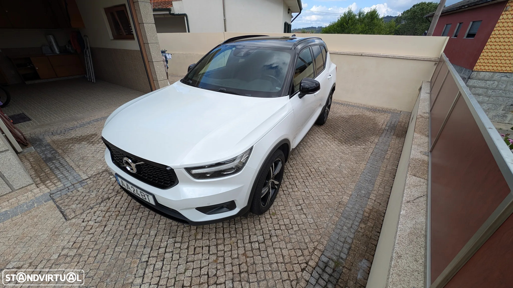 Volvo XC 40 2.0 D3 R-Design AWD Geartronic - 6