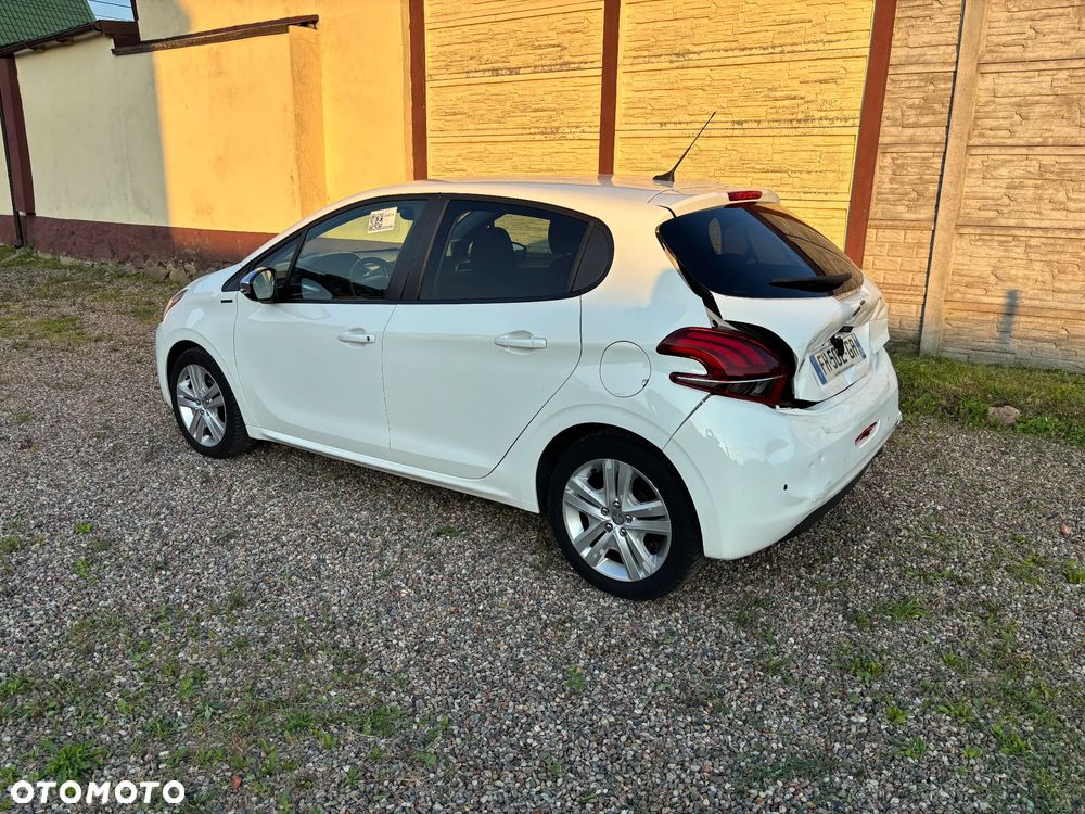 Peugeot 208 PureTech 82 Stop & Start Signature - 18