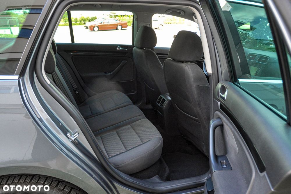 Volkswagen Golf - 11