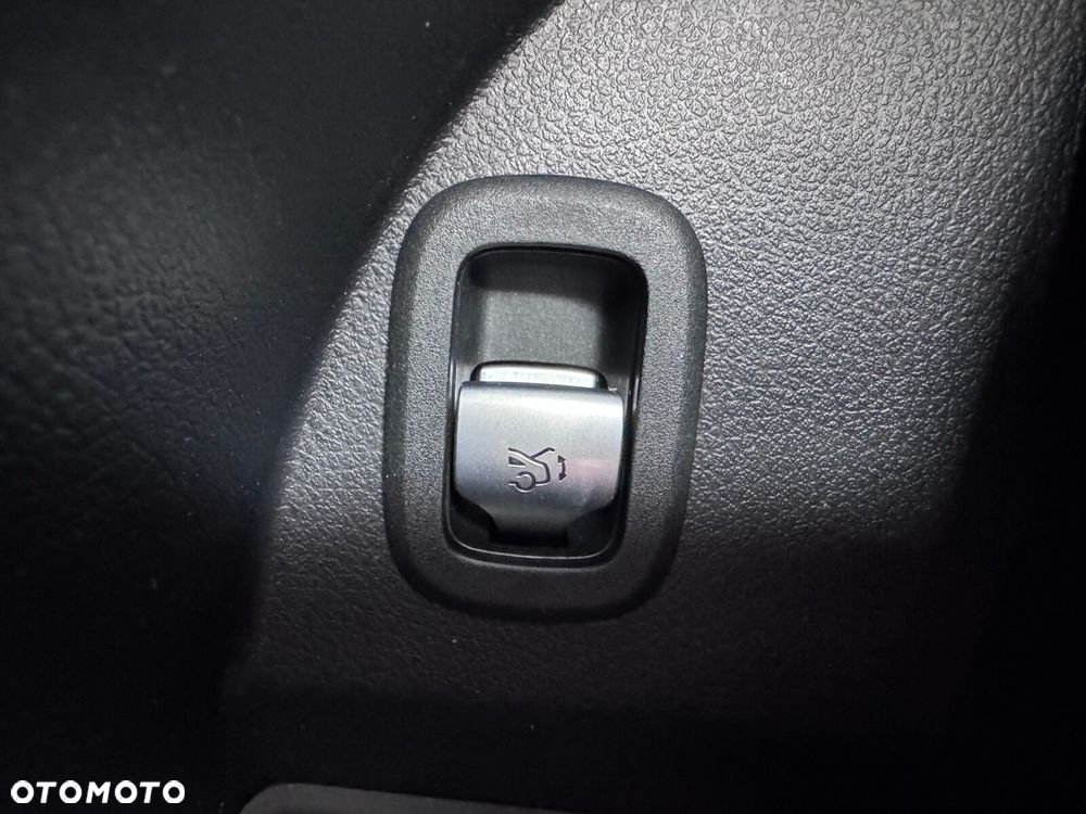 Mercedes-Benz GLC - 25