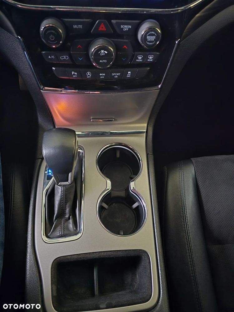 Jeep Grand Cherokee 3.6 V6 Laredo - 25