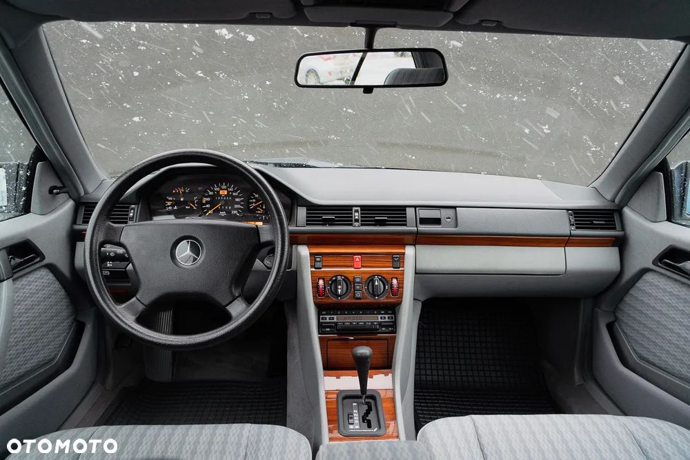 Mercedes-Benz W124 (1984-1993) - 14