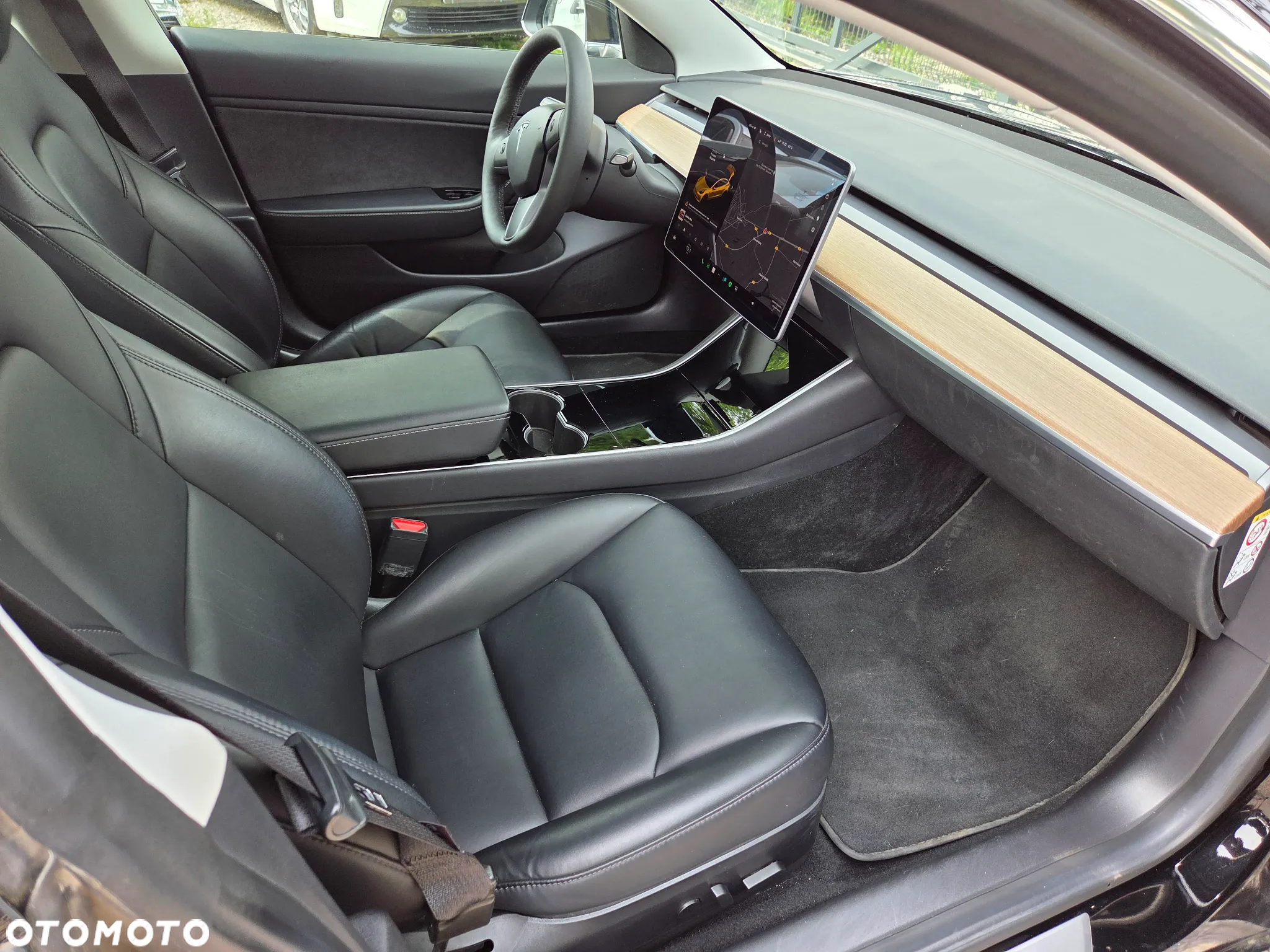 Tesla Model 3 Long Range AWD - 11
