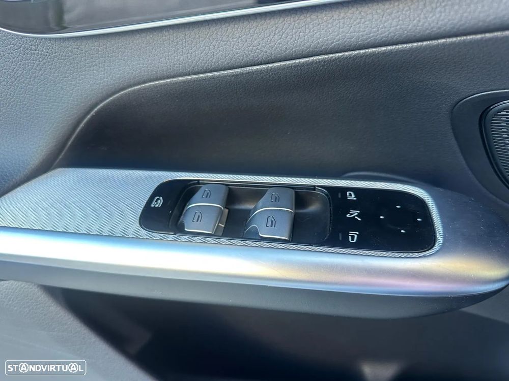 Mercedes-Benz GLC 300 e 4Matic - 24