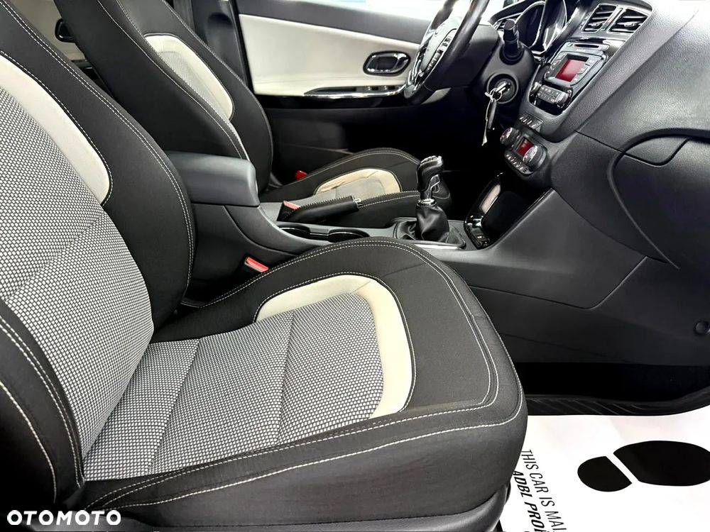 Kia Ceed 1.6 CRDi 128 Platinum Edition - 27