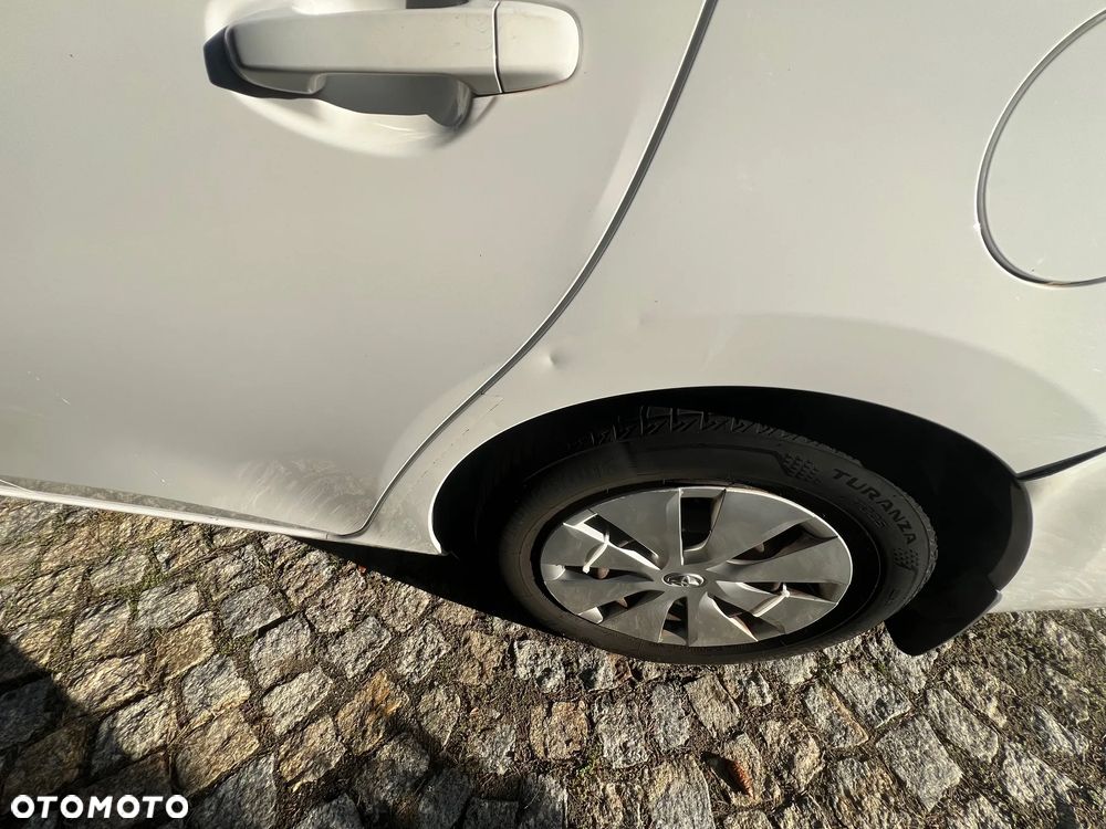 Toyota Auris 1.4 D-4D Business Edition - 17