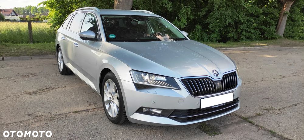 Skoda Superb 2.0 TDI DSG Ambition - 31