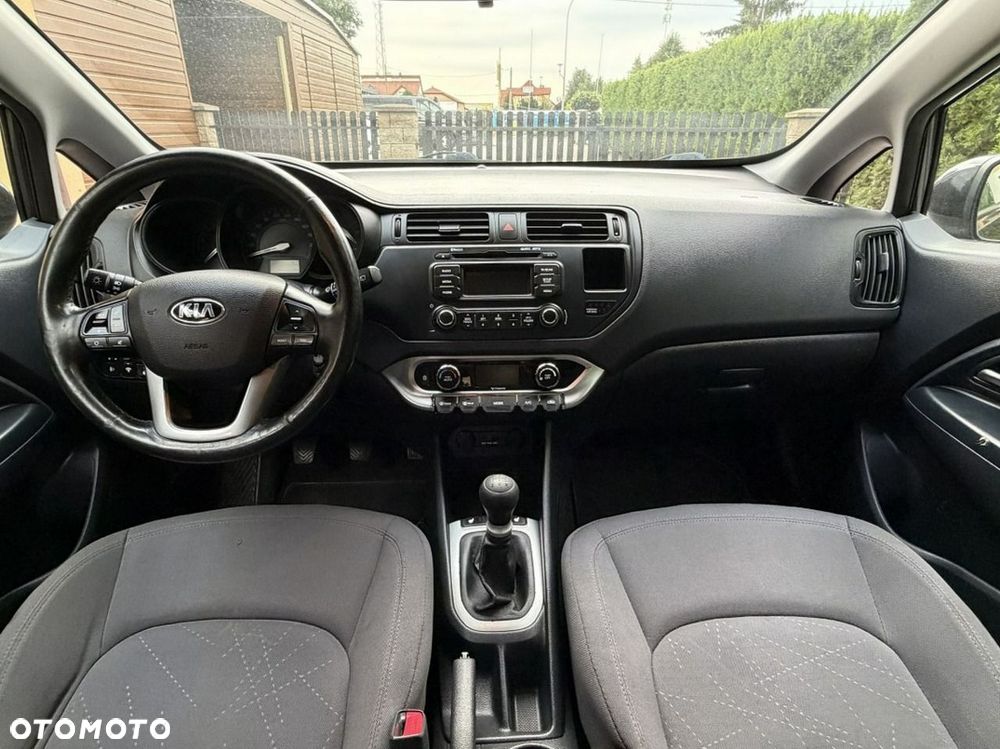 Kia Rio - 12