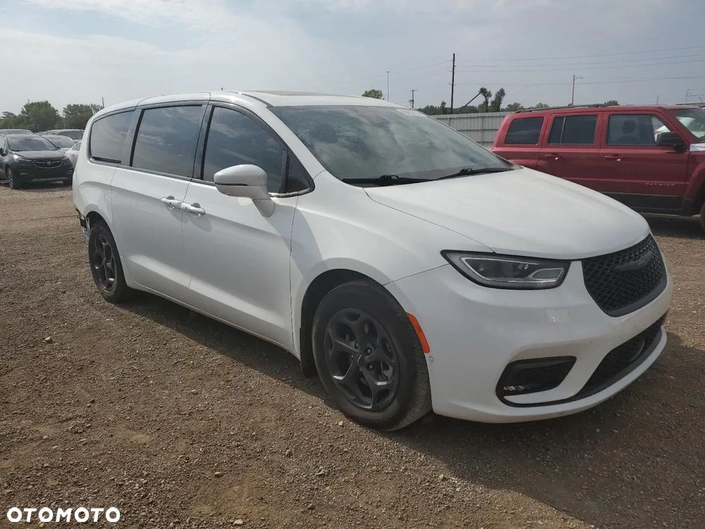 Chrysler Pacifica - 3