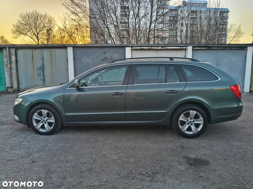 Skoda Superb 2.0 TDI PD Comfort - 4