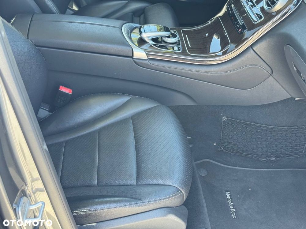 Mercedes-Benz GLC 300 4Matic 9G-TRONIC - 16