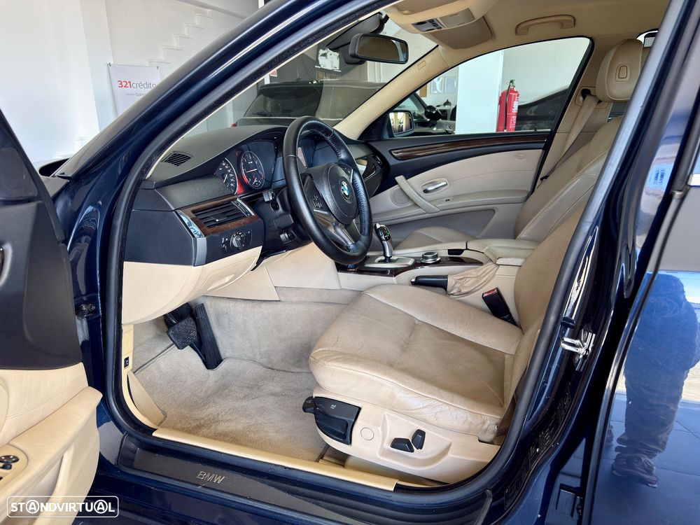 BMW 520 dA Touring Executive - 11