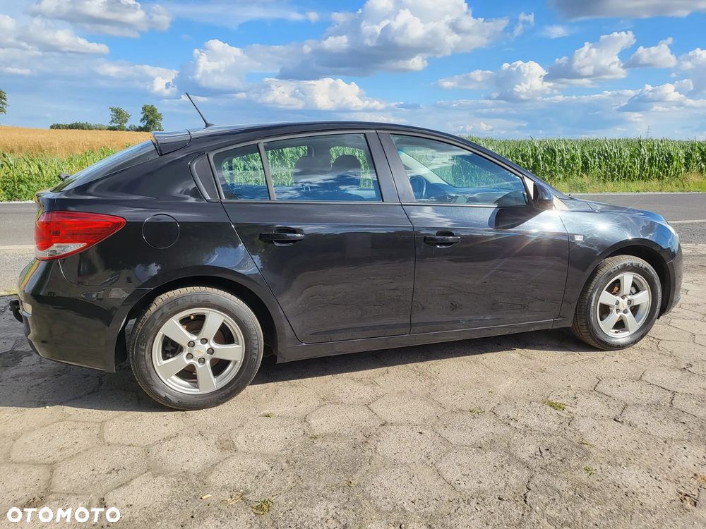 Chevrolet Cruze 1.6 - 26
