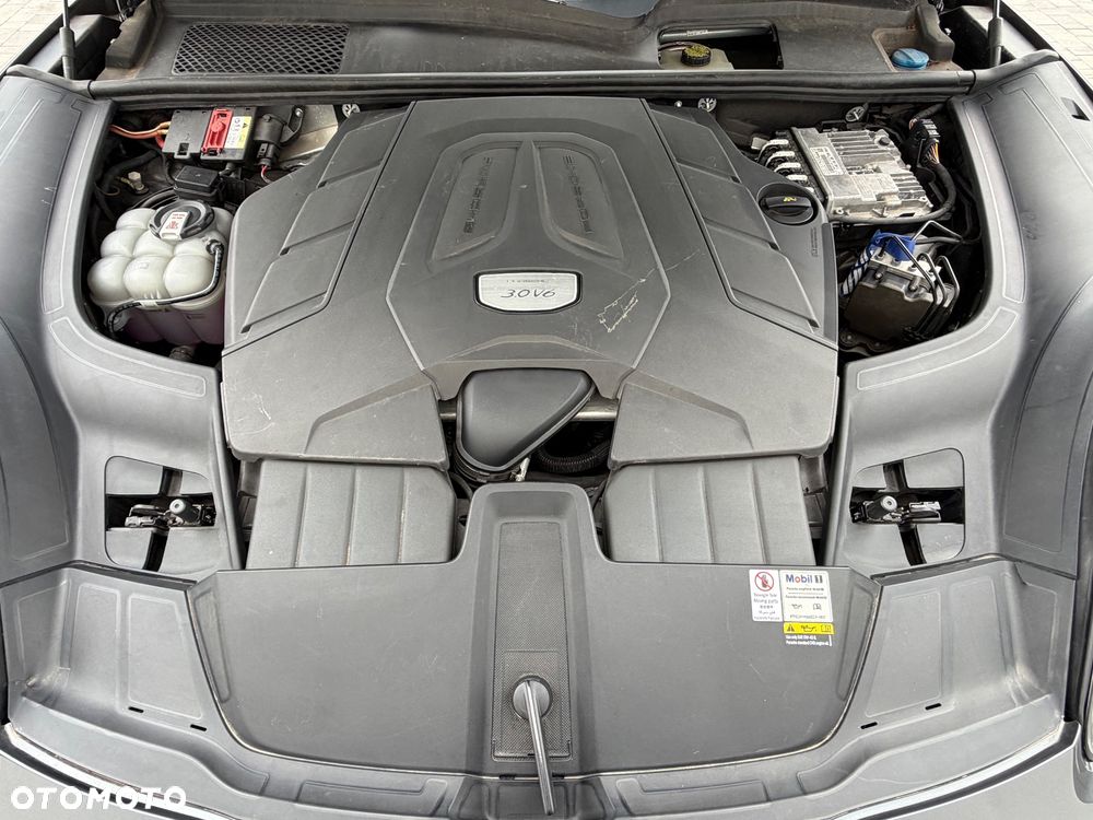 Porsche Cayenne Tiptronic S Platinum Edition - 36