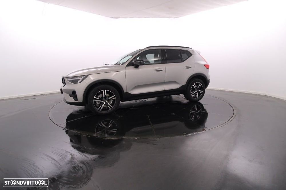 Volvo XC 40 2.0 B3 Plus Dark - 3