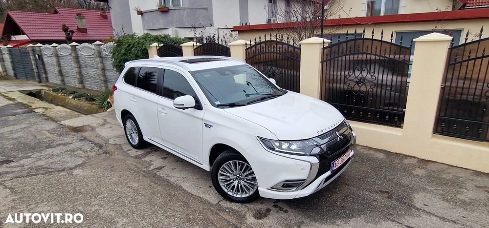 Mitsubishi Outlander 2.4 4WD Plug-In Hybrid Diamant+ - 5
