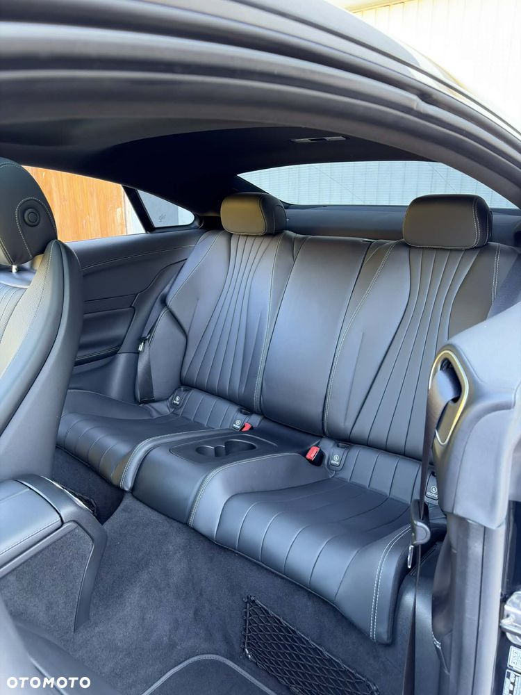 Mercedes-Benz Klasa E 400 4-Matic 9G-TRONIC - 8