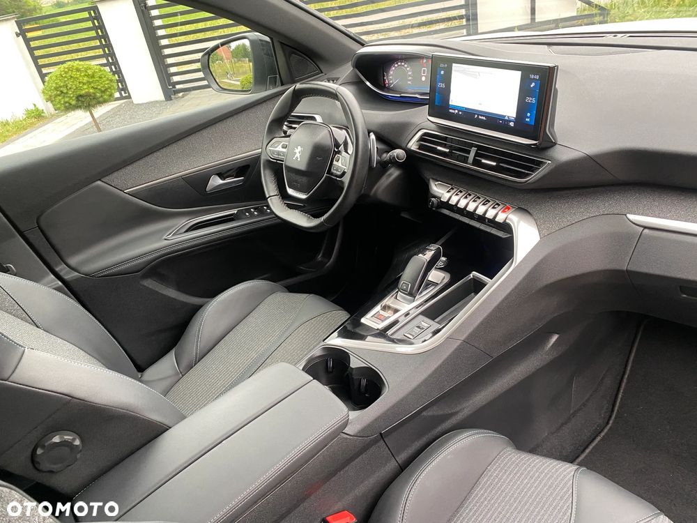 Peugeot 3008 1.2 PureTech GPF Allure S&S EAT8 - 19