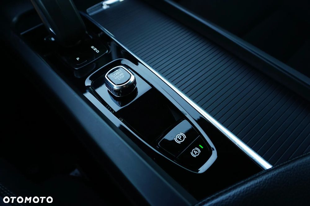 Volvo XC 60 B4 B Momentum Pro - 27
