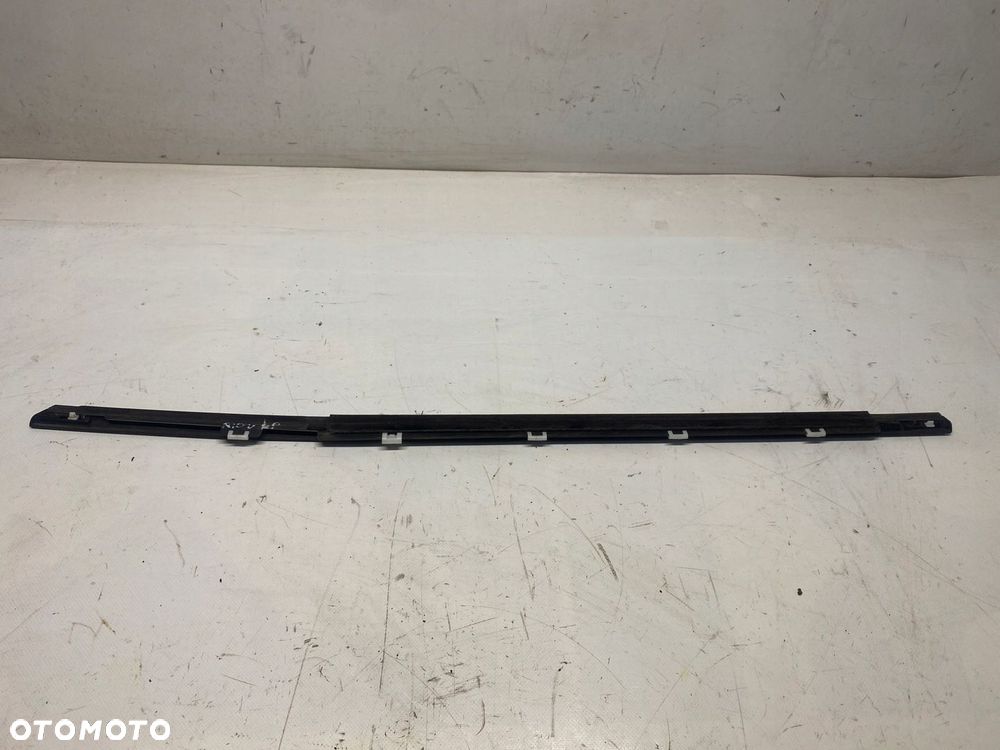 KIA RIO IV V LISTWA DRZWI PARAPET LEWA LEWY PRZÓD 17- - 4
