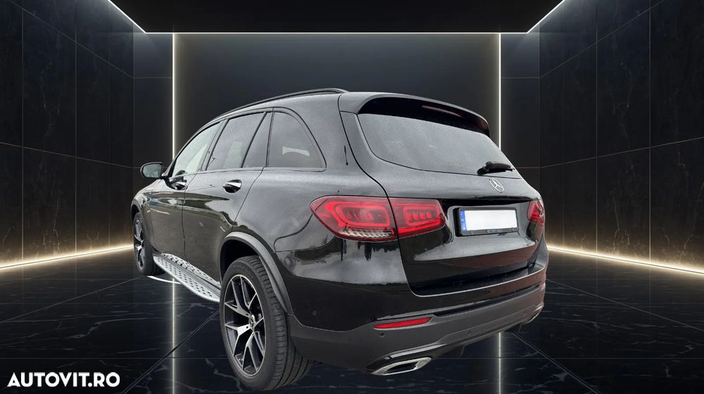 Mercedes-Benz GLC 300 e 4MATIC - 4