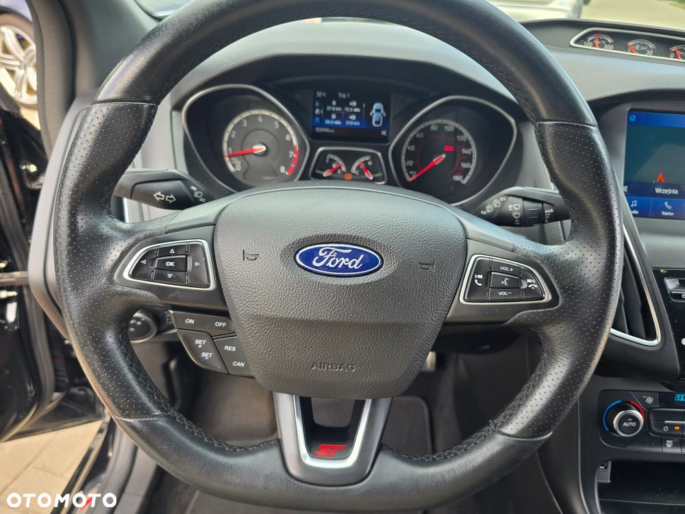 Ford Focus - 27