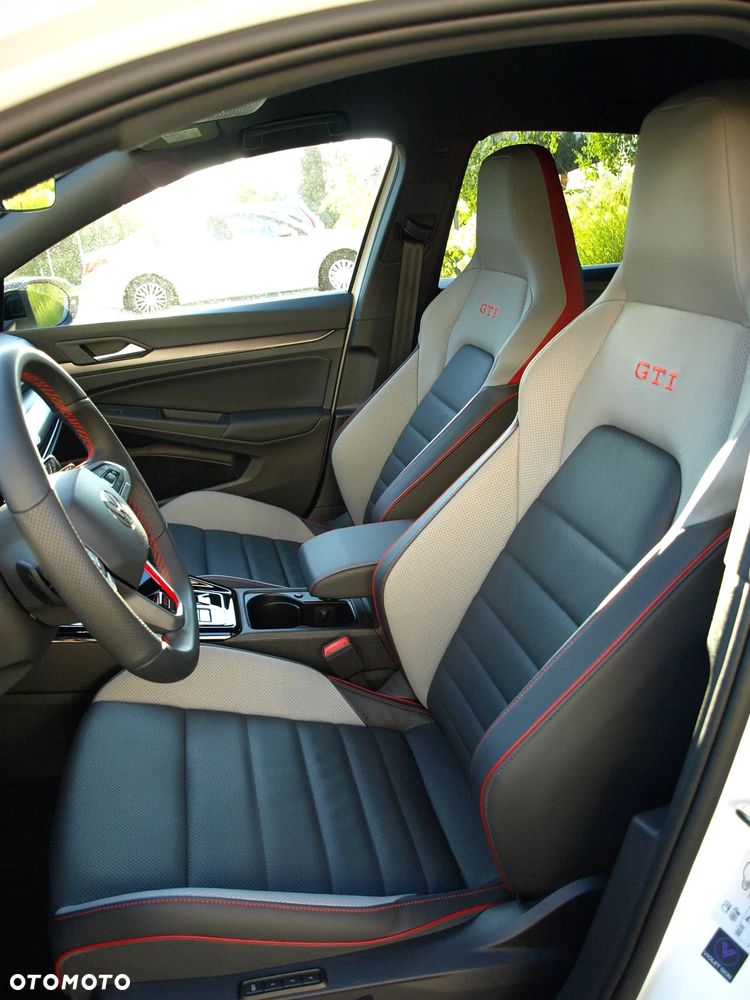 Volkswagen Golf - 12