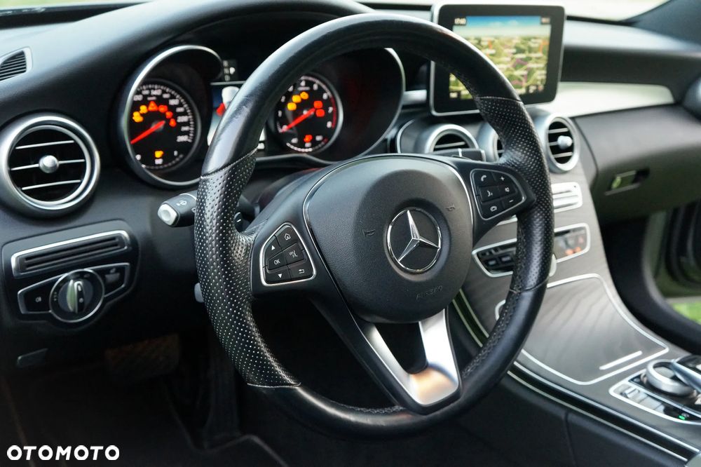 Mercedes-Benz Klasa C 300 9G-TRONIC AMG Line - 18
