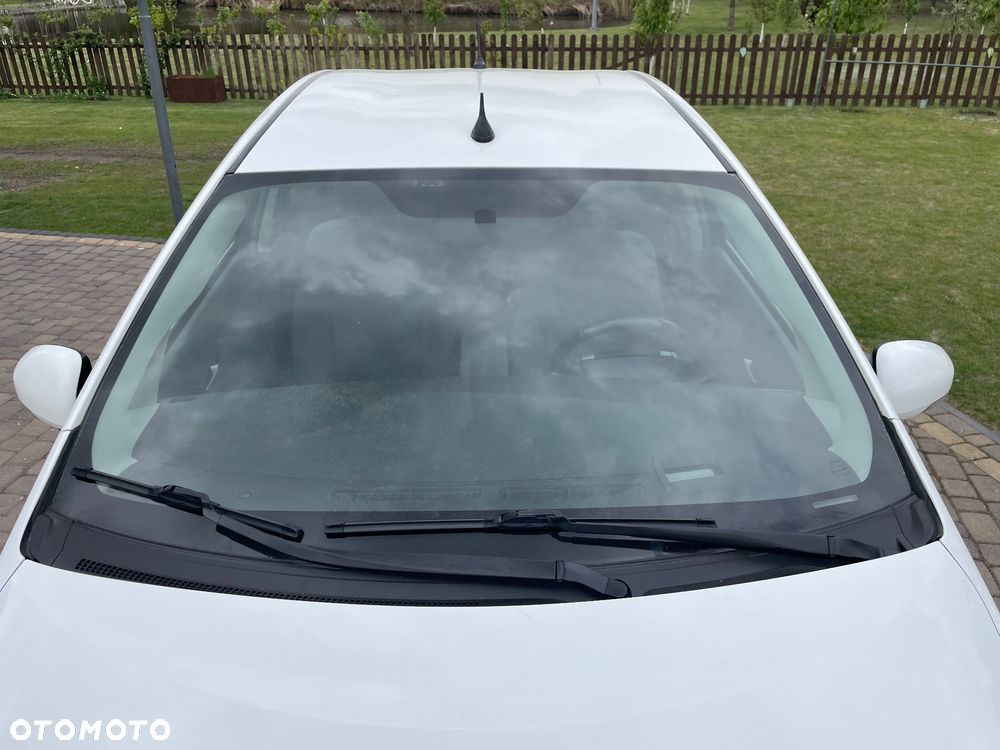 Toyota Prius - 35