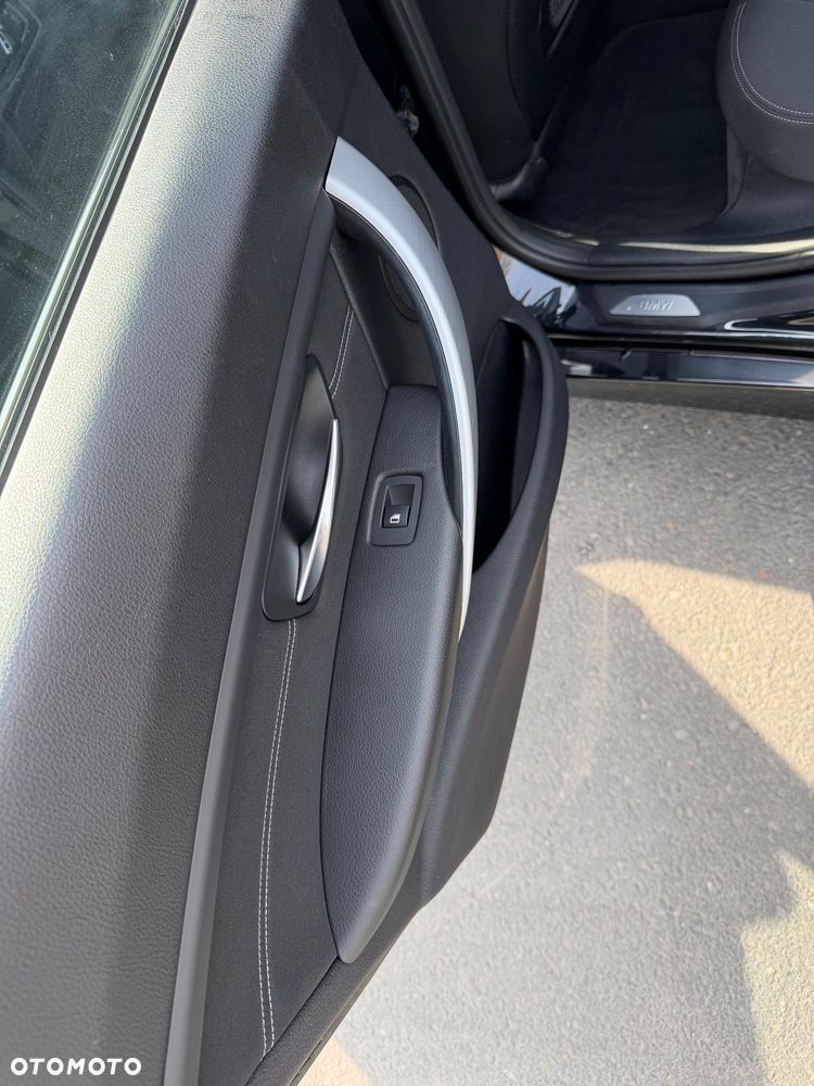 BMW Seria 3 318d DPF Edition Sport - 15