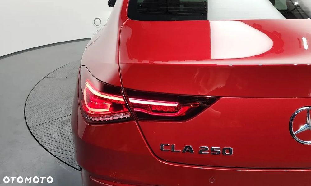 Mercedes-Benz CLA 250 4-Matic Progressive 7G-DCT - 9