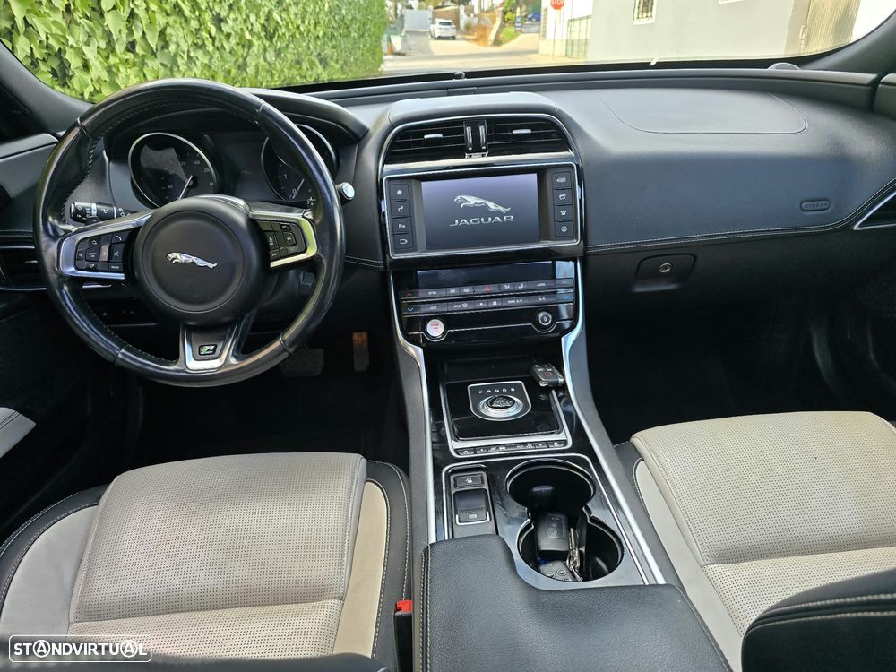 Jaguar XE 2.0 D R-Sport Aut. - 16