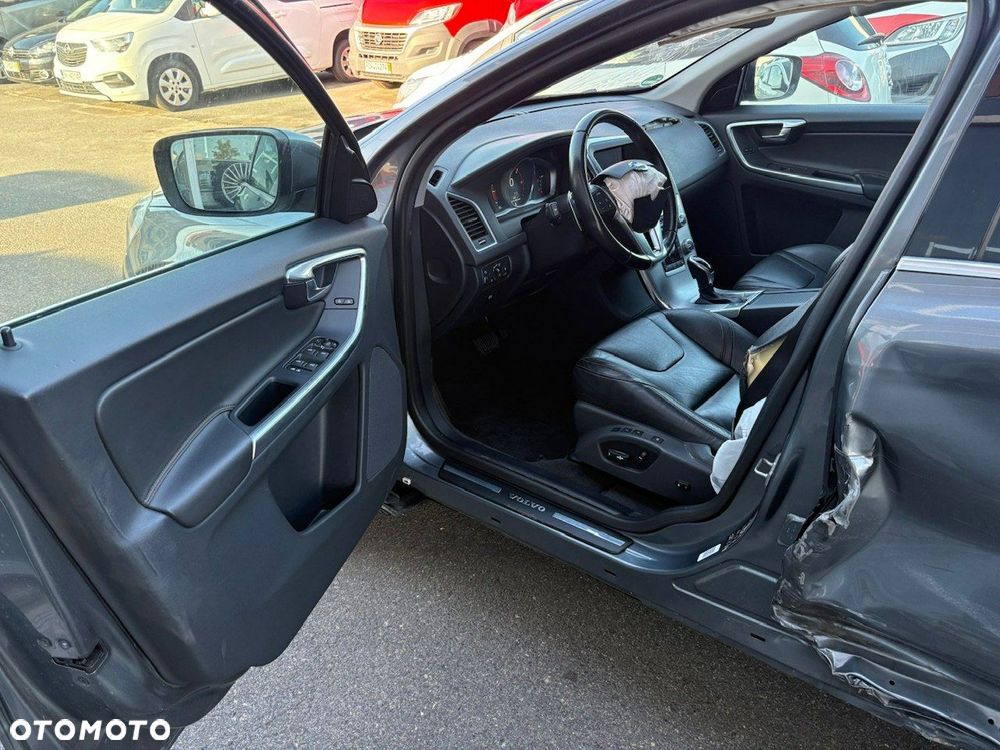 Volvo XC 60 D4 AWD Geartronic Momentum - 12