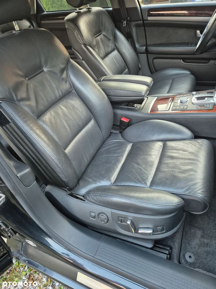 Audi A8 4.2 Quattro - 14