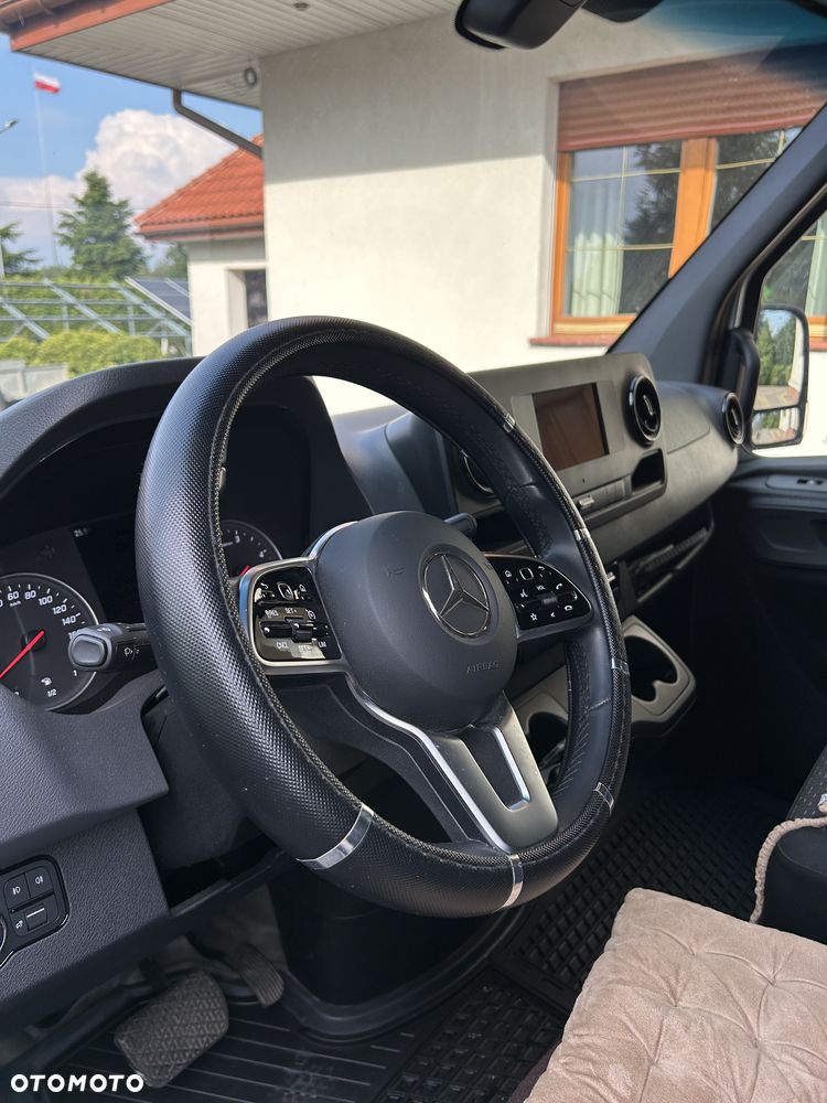 Mercedes-Benz Sprinter - 13