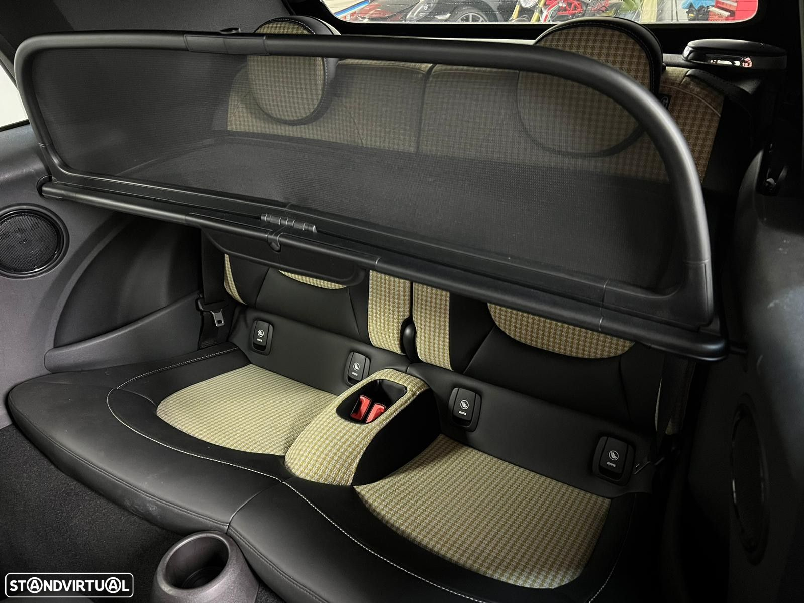 MINI Cabrio Cooper Auto - 11