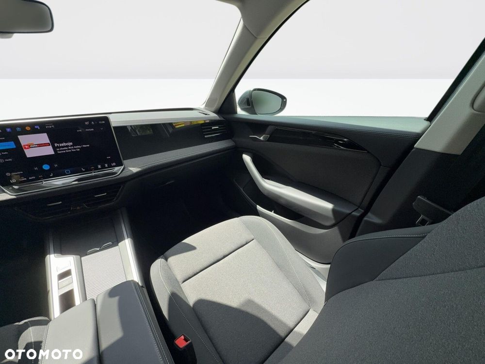 Volkswagen Passat - 28