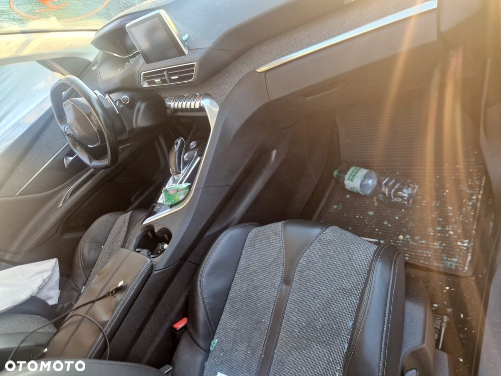 Peugeot 3008 - 9