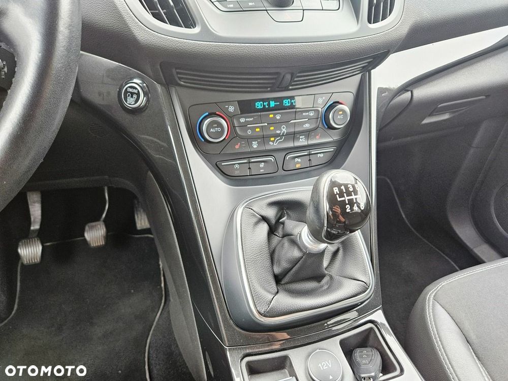 Ford Kuga 2.0 TDCi AWD Titanium - 35