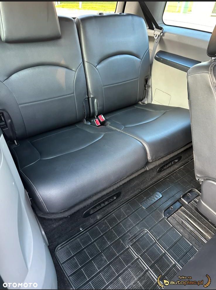 Mitsubishi Grandis - 9