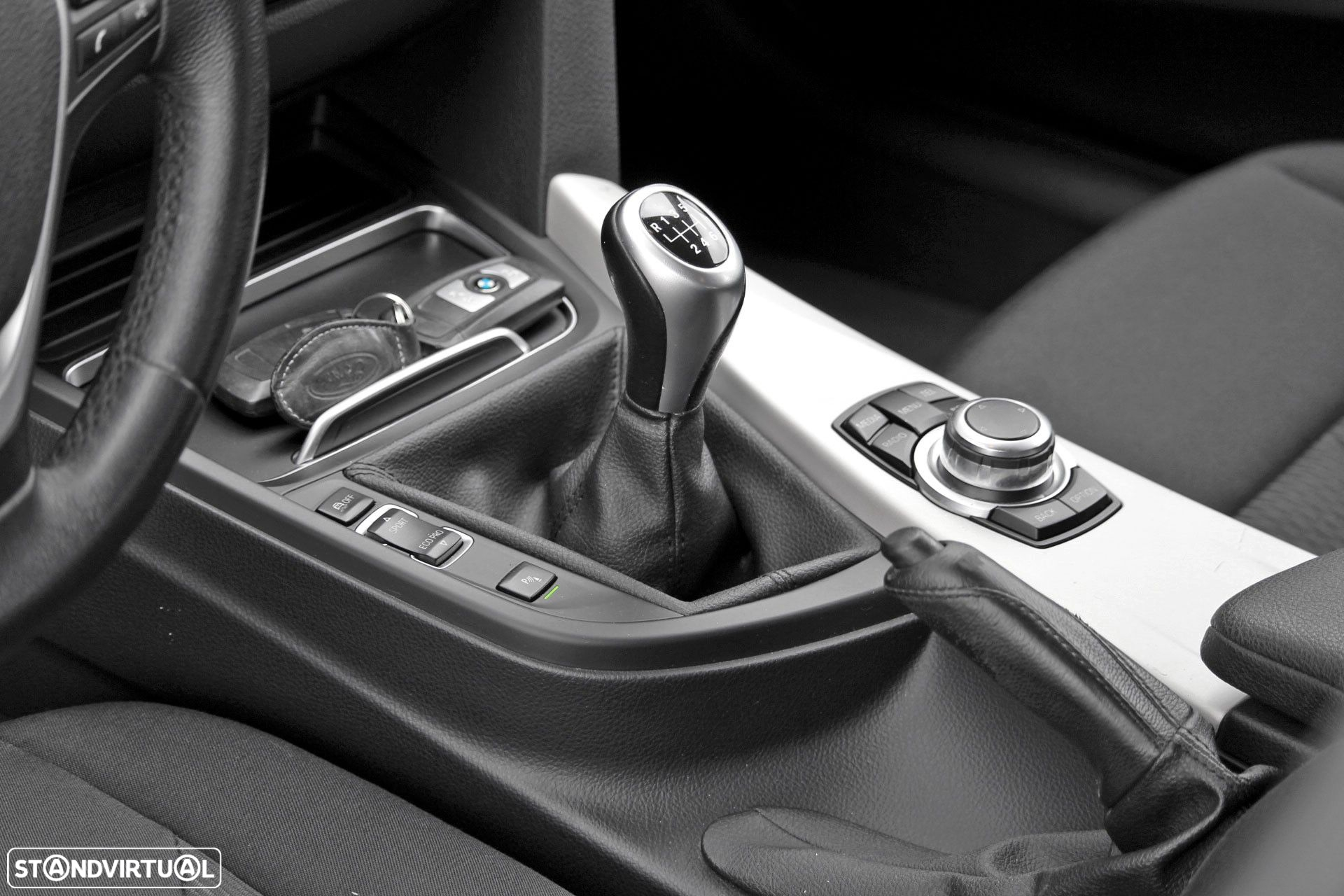 BMW 318 d Touring - 10