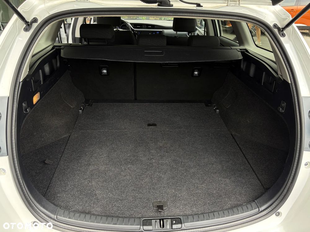 Toyota Auris 1.8 HSD Prestige - 36