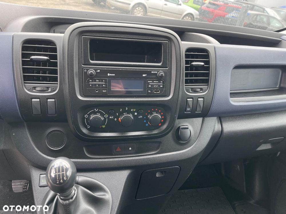 Opel Vivaro - 8