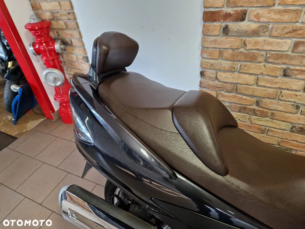Suzuki Burgman - 33