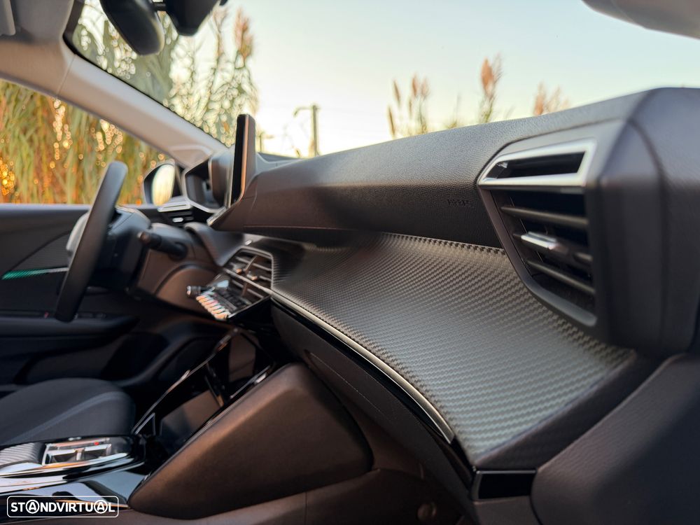 Peugeot e-208 Allure Pack - 25